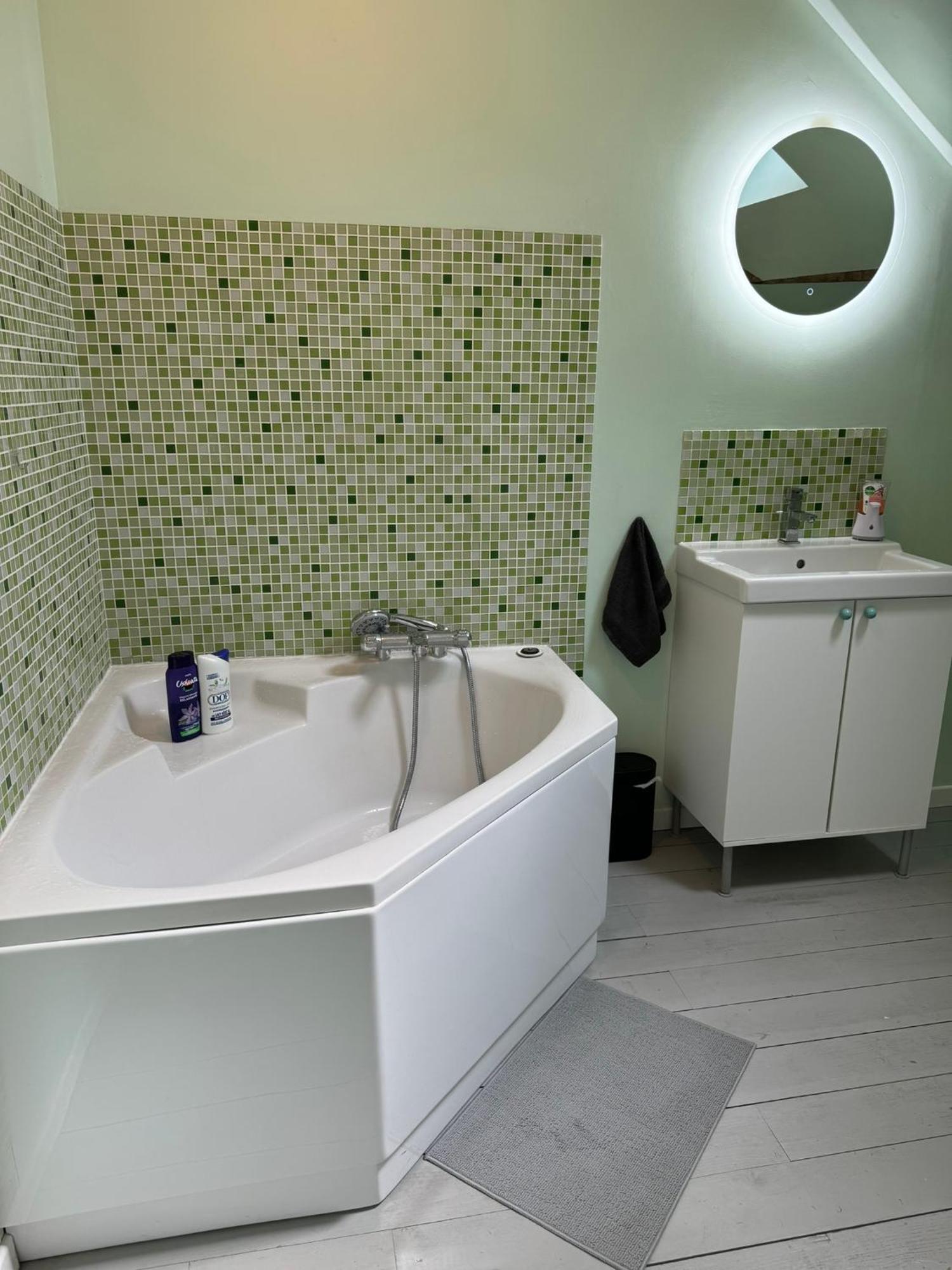 Appartement En Centre-Ville - Local Velos Disponible Mayenne Exteriör bild
